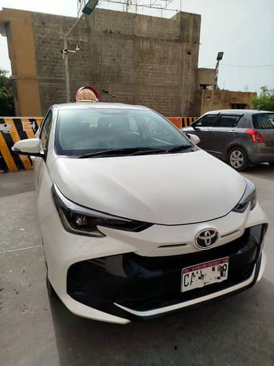 Toyota Yaris 1.3 Gli CVT sept24