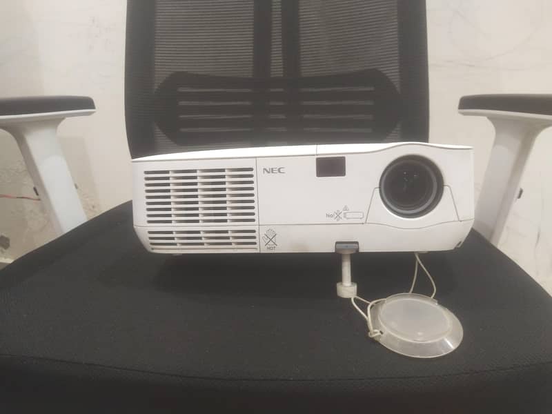projector screen 5