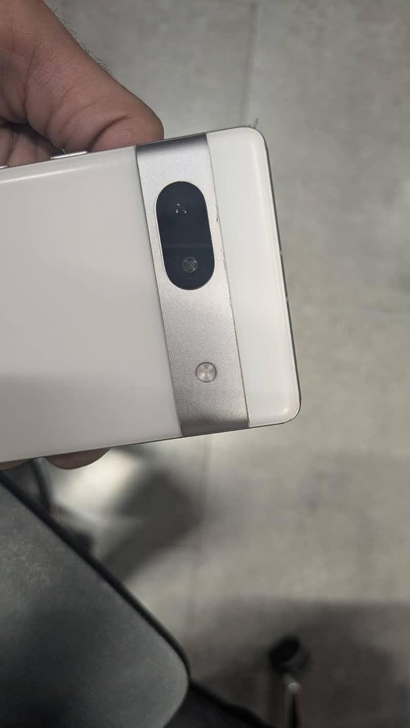 Google Pixel 7a 5