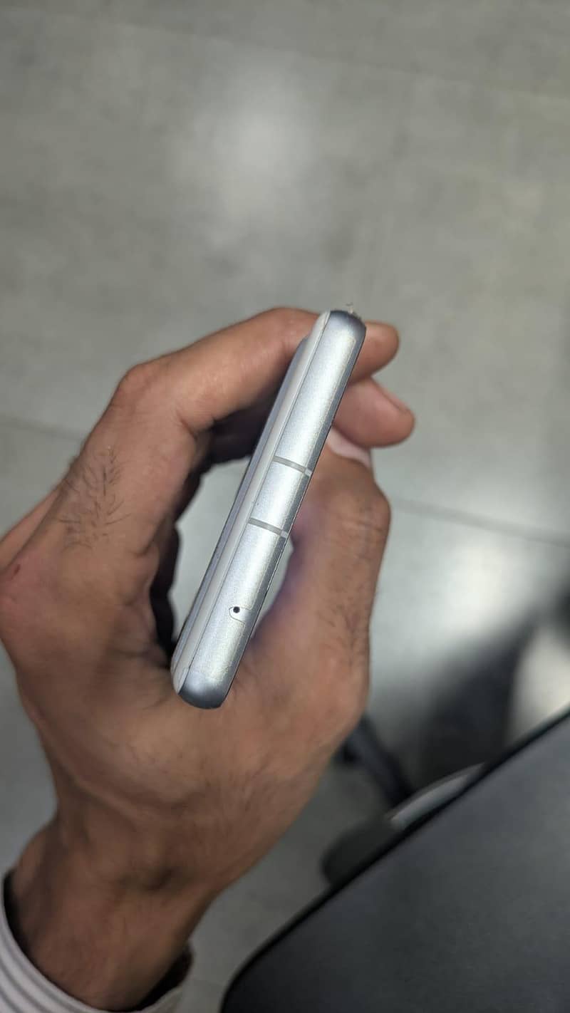 Google Pixel 7a 6