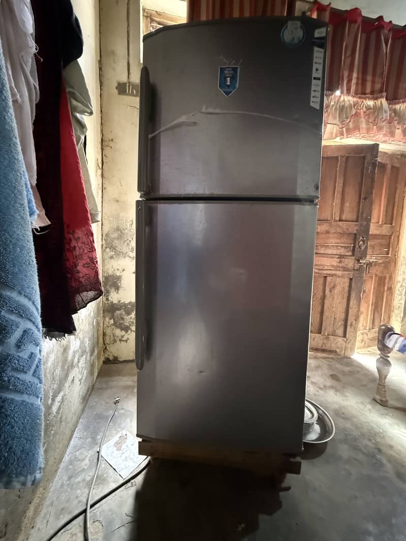 Refrigerator 0