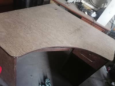 Computer Table Side Corner