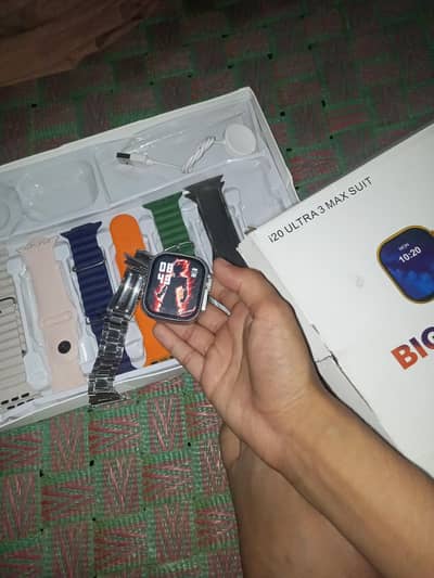 smart watch ultra 3.       i20 ultra 3 max suit  and. 7 straps