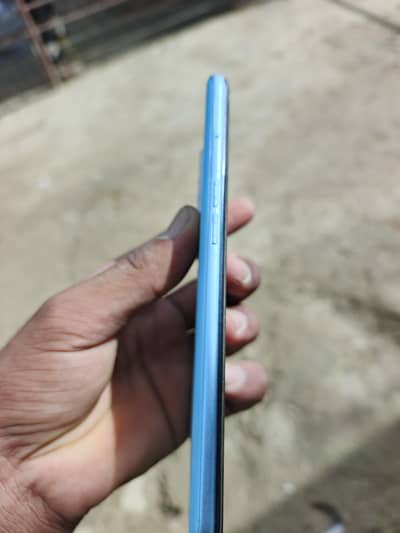 mobile all okay Box with charger RAM memory6/128
