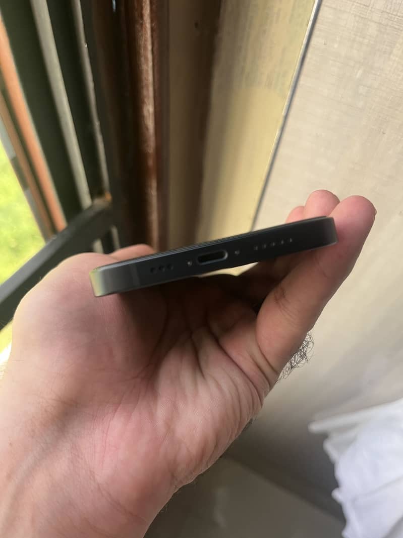Apple iPhone 13 1