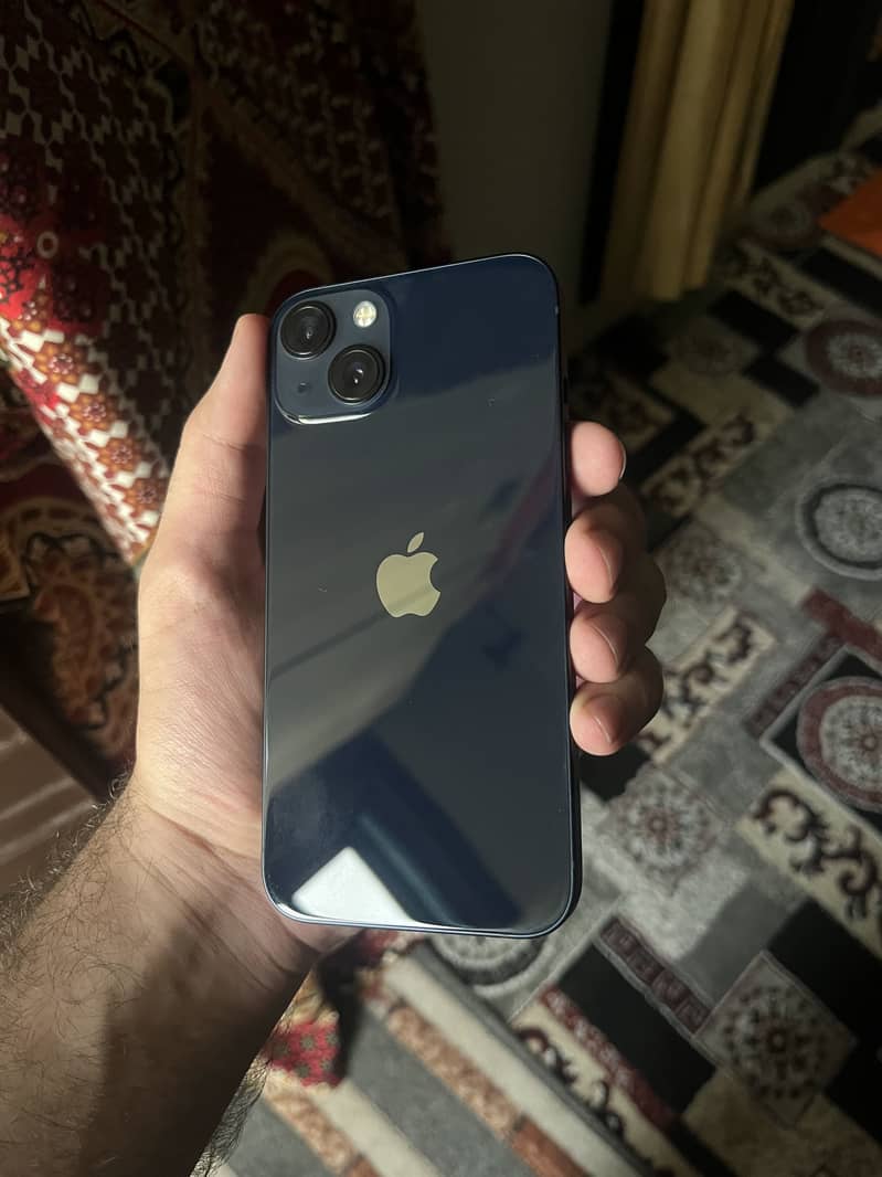 Apple iPhone 13 4