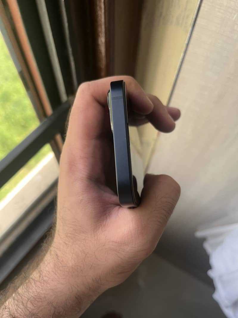 Apple iPhone 13 6
