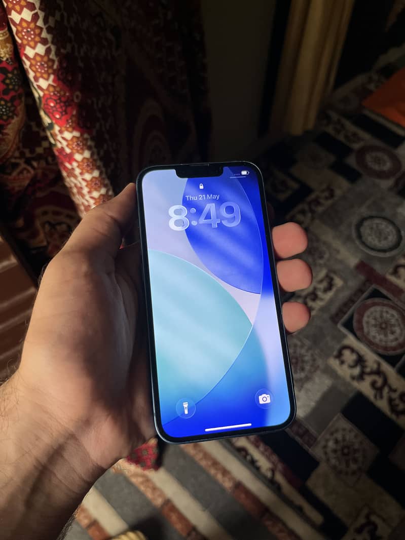 Apple iPhone 13 1