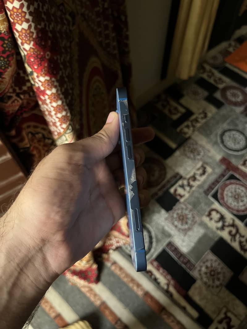 Apple iPhone 13 7
