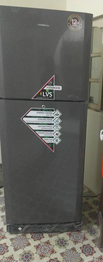 Kenwood refrigerator. brand new one week use
