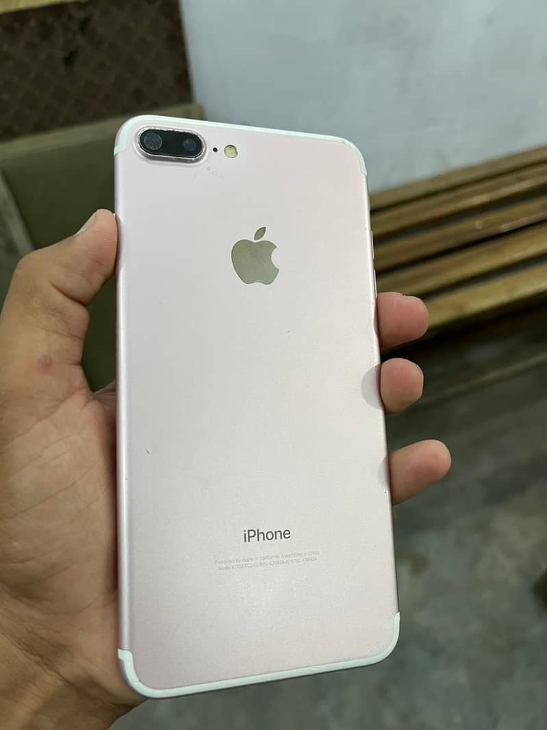 IPHONE 7 Plus 1