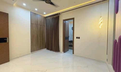 Prime Location Citi Housing Society 5 Marla House Up For sale