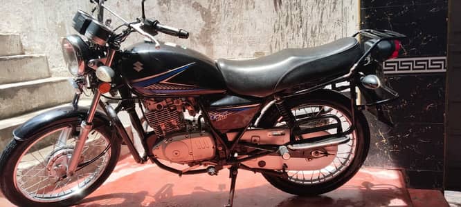 Suzuki GS 150 motorcycle used 10 by 9 condition