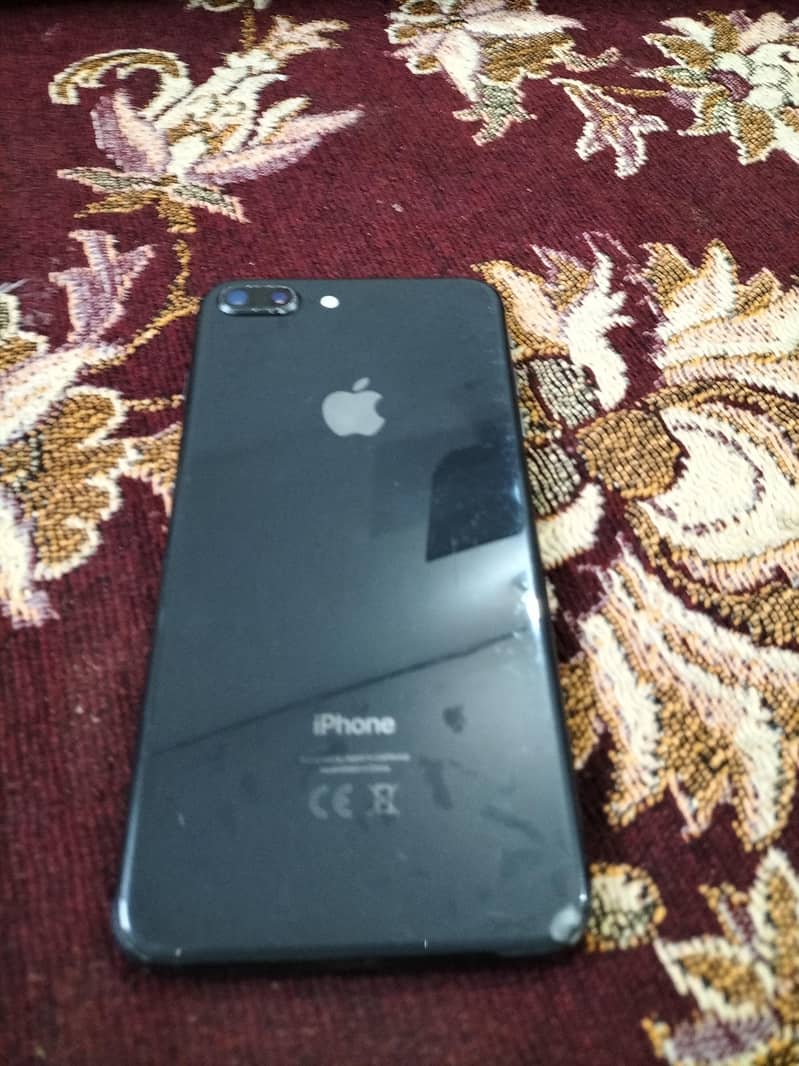 Apple iPhone 8 Plus 1