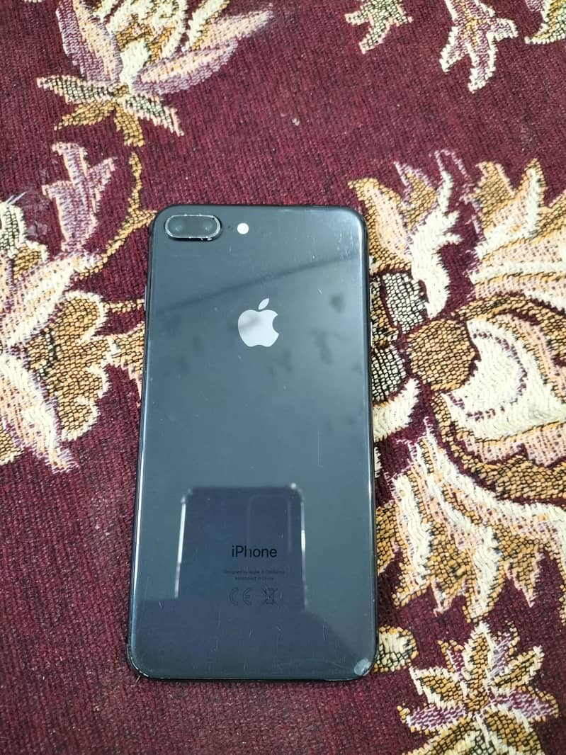 Apple iPhone 8 Plus 4