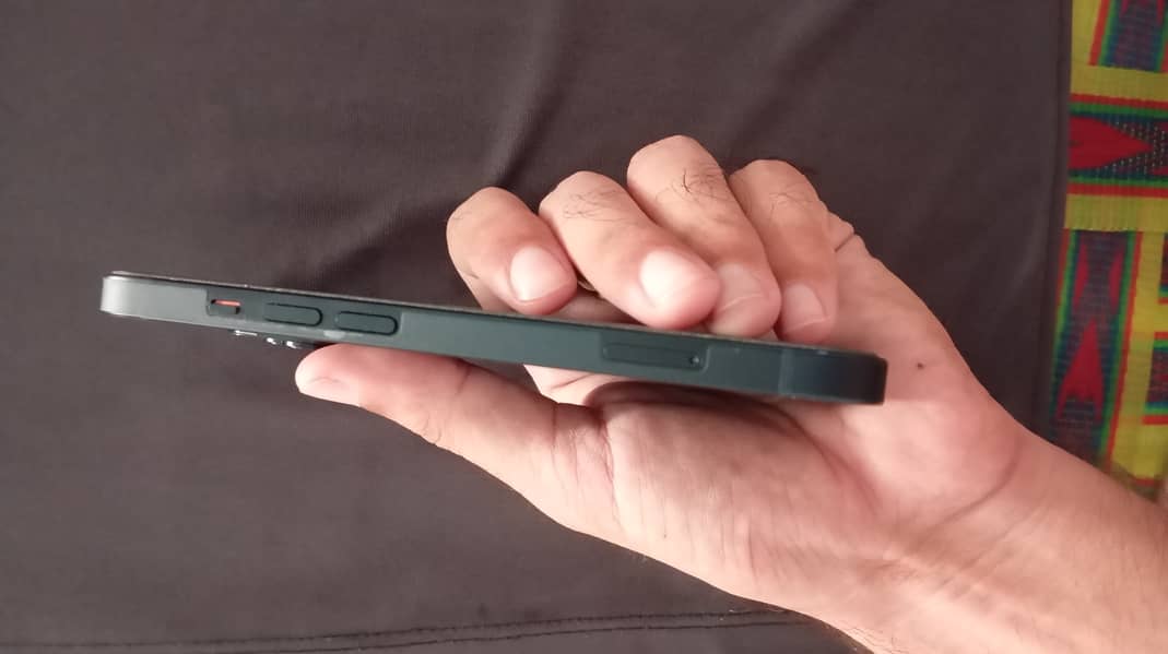 Apple iPhone 14 3