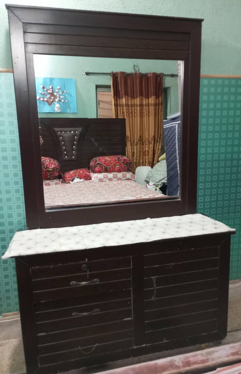 showcase, dressing table 1