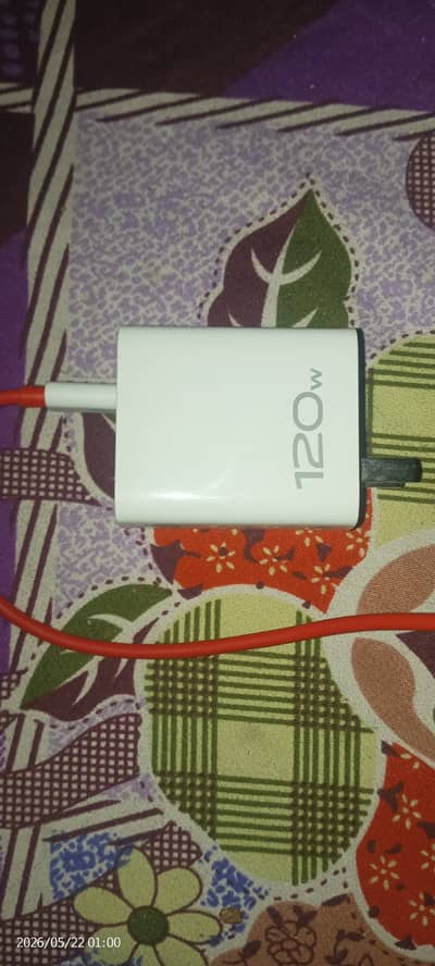 IQOO 9 pro Offical approved(whit charger 120watt orginal) 10/10