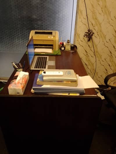 Executive Table Urgent Sale