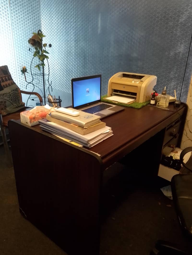 Executive Table Good Condition 0