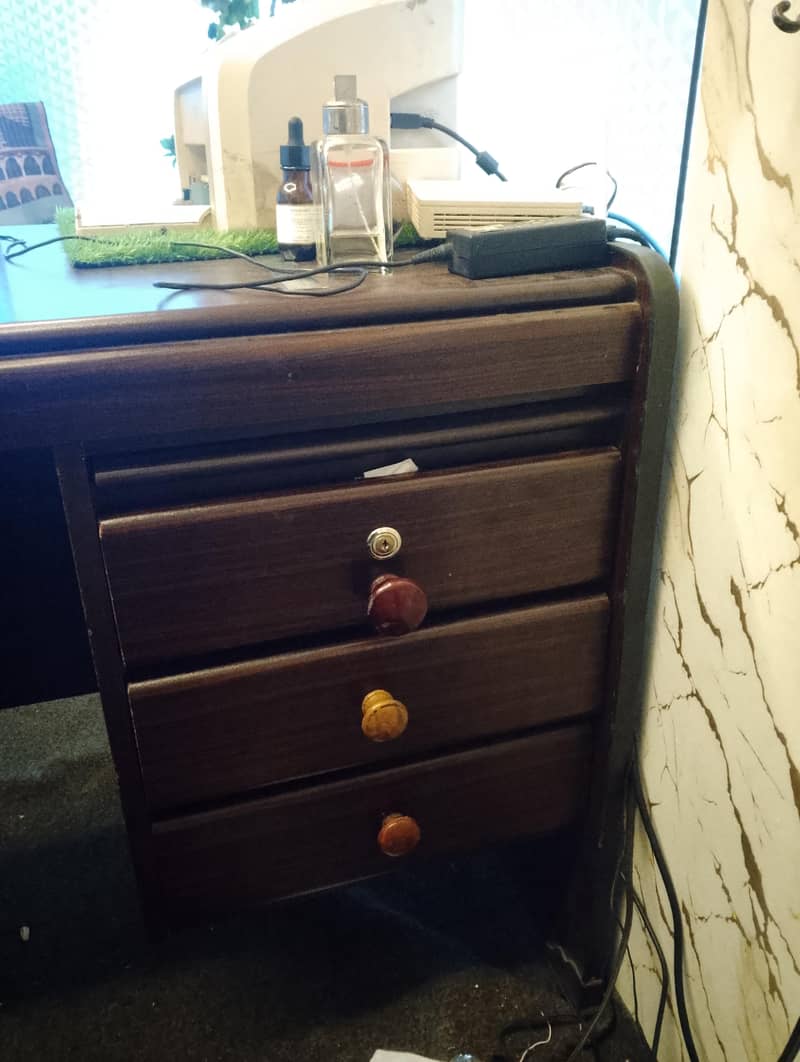Executive Table Good Condition 5