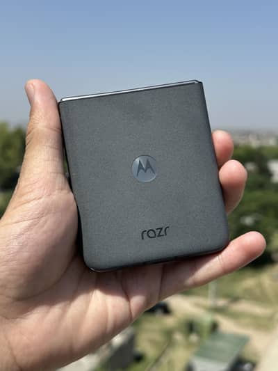 Motorola razr50  flip dual sim