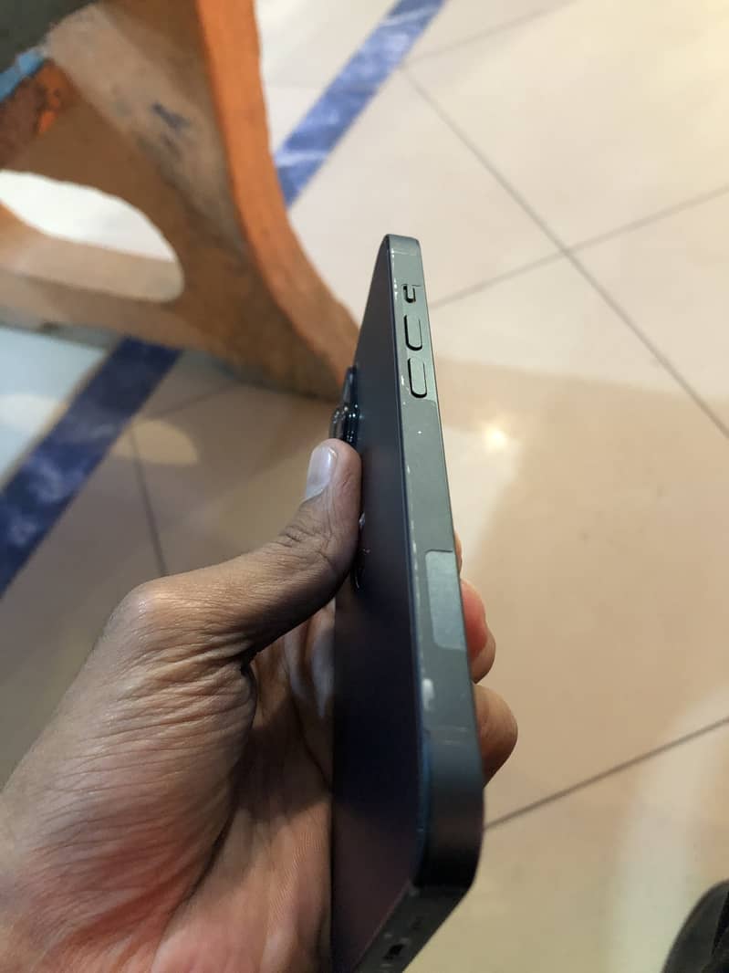 Apple iPhone 14 4