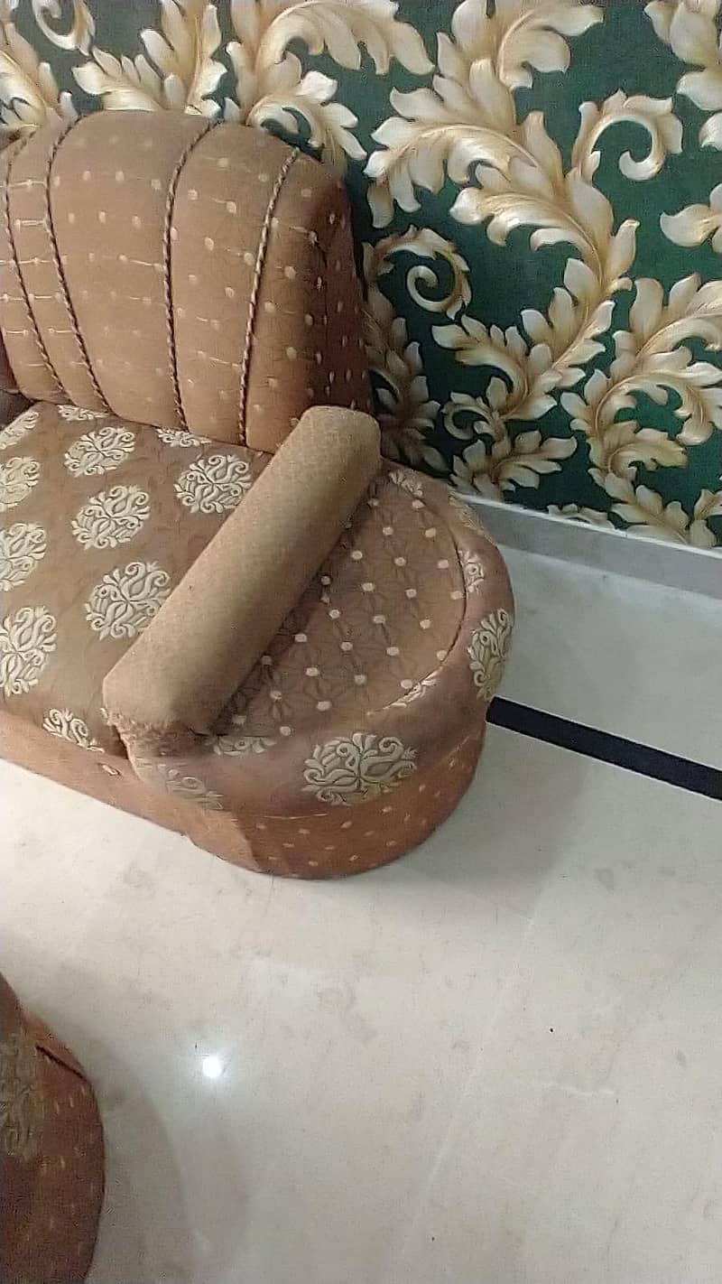 complete 6 sofa set with table 4