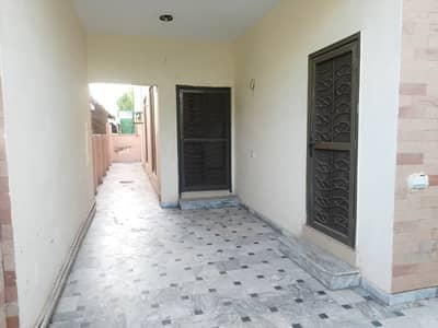 10 Marla Independent House 3 Beds 2 Cars Parking Garage