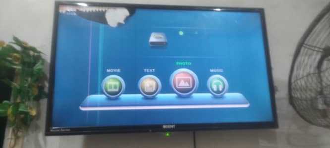 orient 32" Non Smart LED TV (Read Description)