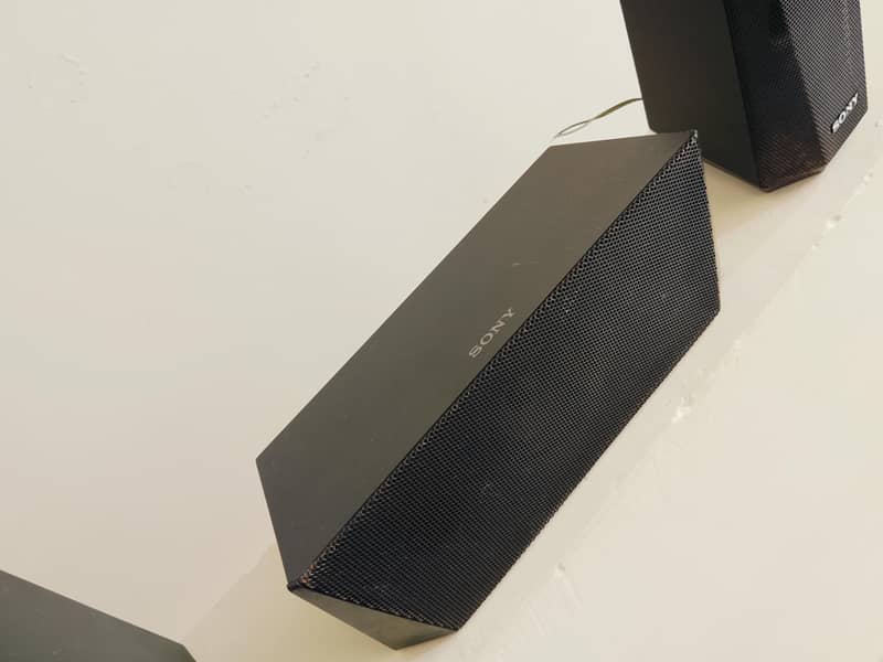 Sony dz 650 surround speakers 5 pcs 4