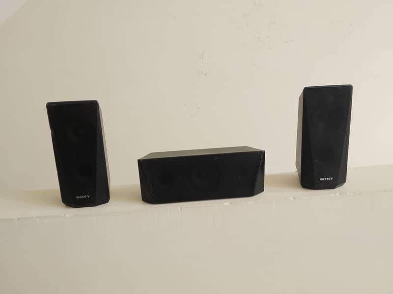 Sony dz 650 surround speakers 5 pcs 6