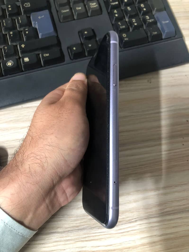 Apple iPhone 11 9