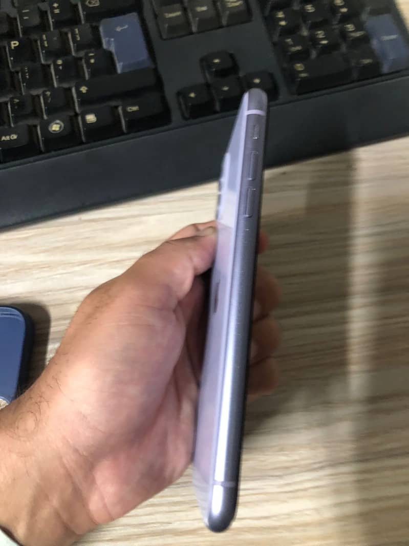 Apple iPhone 11 10