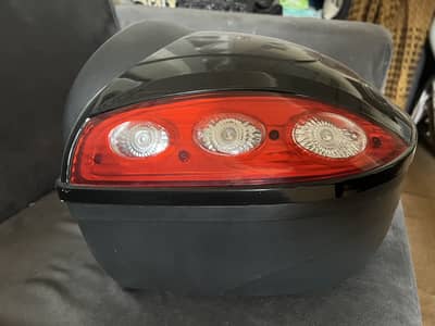 Tail box