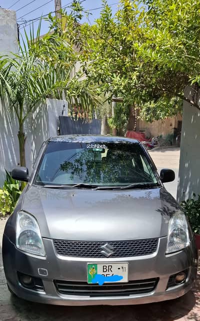 Suzuki Swift dx 2011