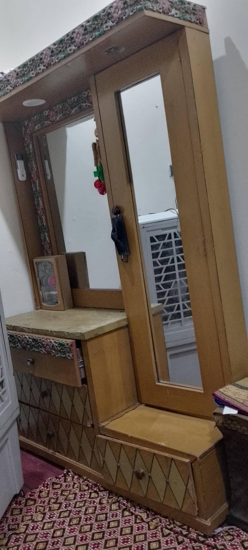 dressing table 1
