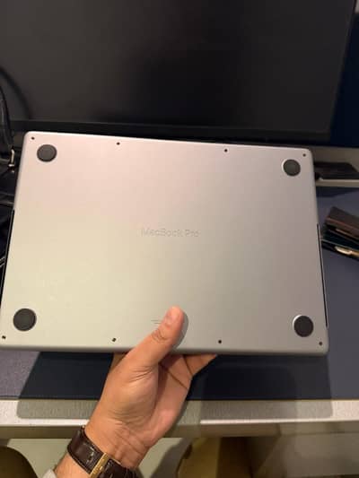 Macbook pro m3 14.2 8/512