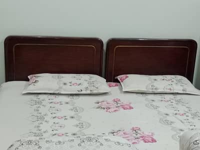 single beds/ wooden signal beds and solid wooden