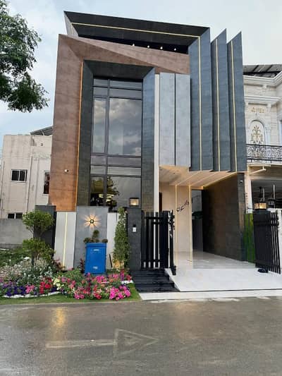 100% Original picture 5 MARLA Ultra-Modern BRAND NEW UNIQUE & STYLISH HOUSE FOR SALE in DHA 9Town