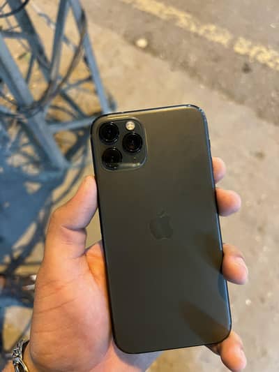 Iphone 11 pro 256gb factory unlock sim glitch