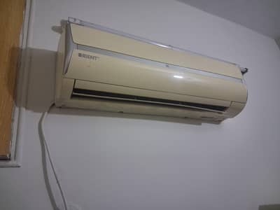 Orient 1.5 tons Ac for sale 12 year used