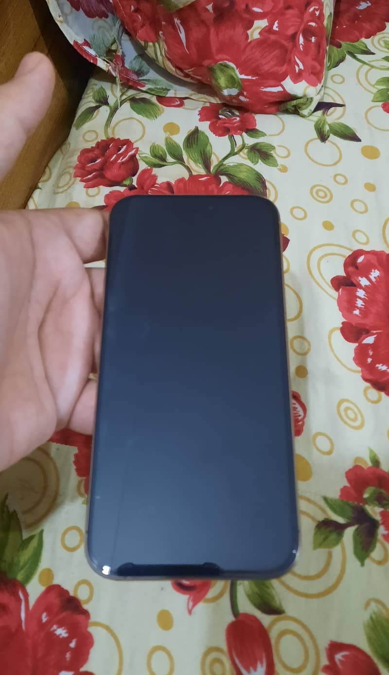 Iphone 16 pro max 4