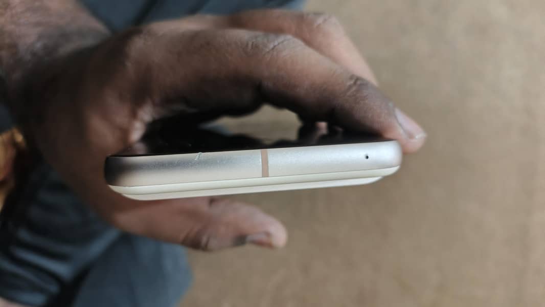 google pixel 8 4