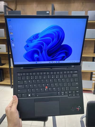 Lenovo ThinkPad X1 Carbon 7th Gen Core i7 8 gen Laptop