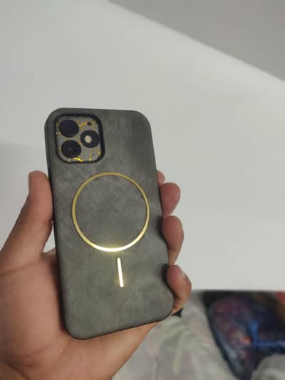 iPhone 12 bahut achcha hai