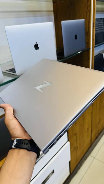 HP ZBook Firefly 14 G9 (Core i7 12th Gen | 16GB RAM | 256GB SSD)