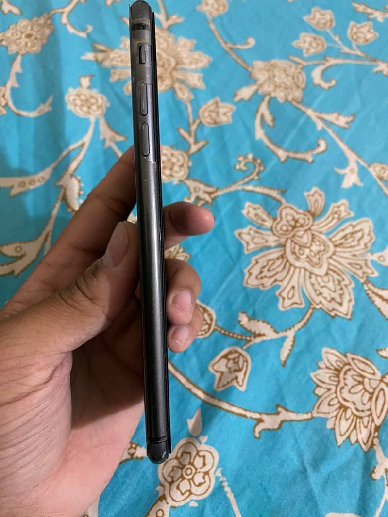 Apple iPhone 8 Plus 0