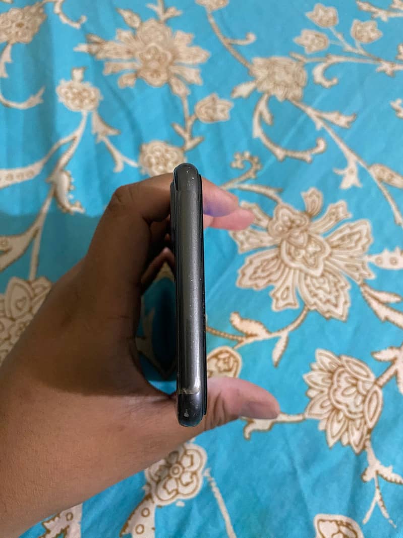 Apple iPhone 8 Plus 1