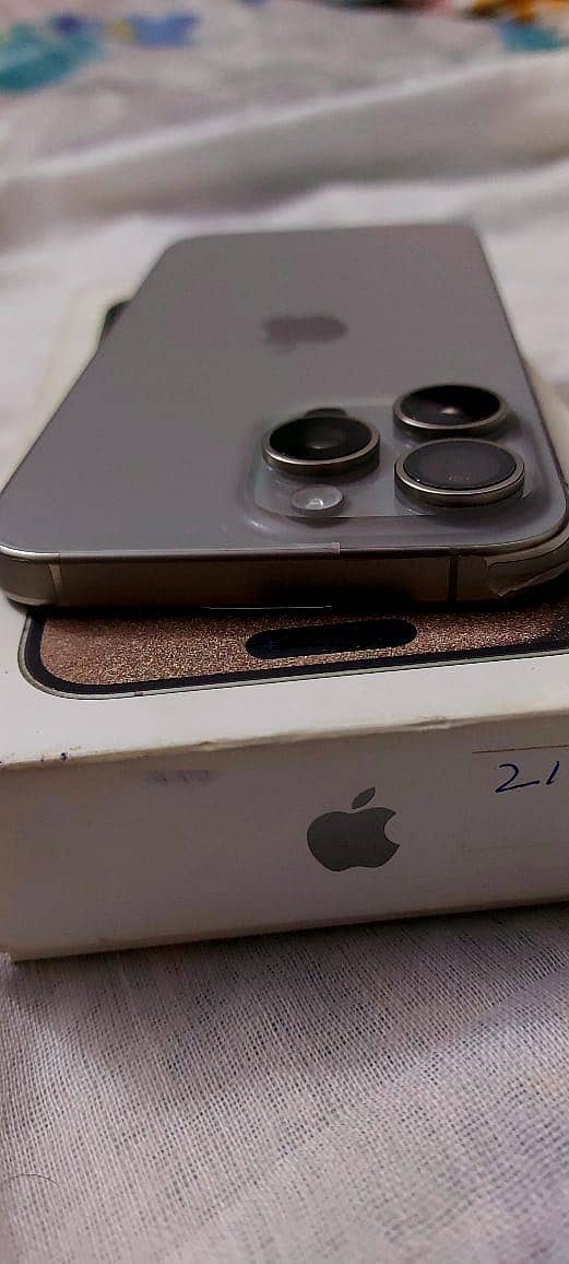 Apple iPhone 15 Pro Max 1